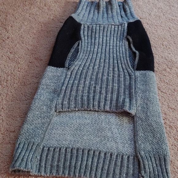 Dog Sweater. Large. New. Grey Black. & White  SALE NEW  WITH OUT TAGS - Picture 3 of 3